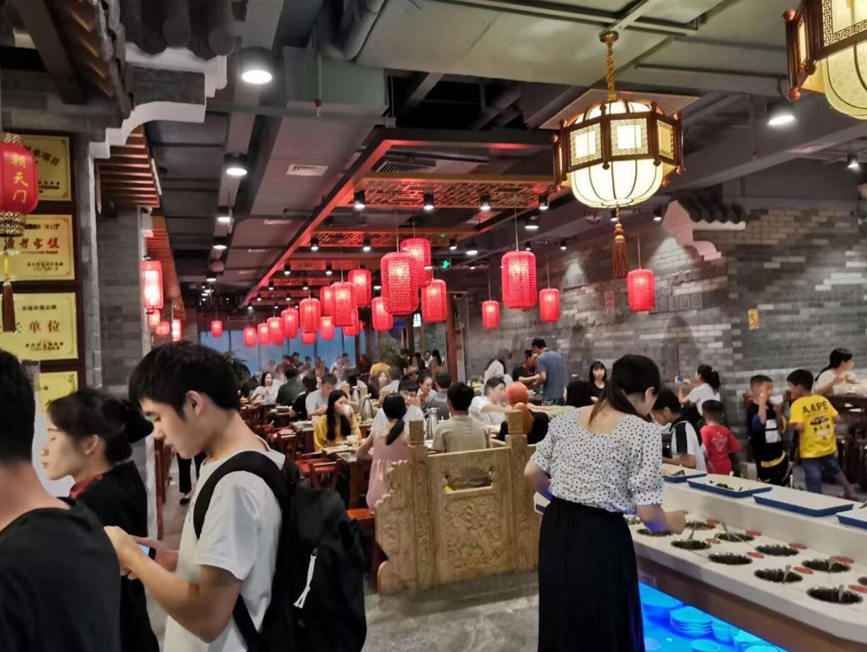 临汾开火锅加盟店,遇到同行抢生意怎么办?