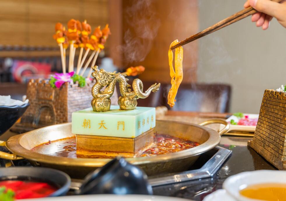 霸屏美食榜的线上最火买球站，为何非吃不可？