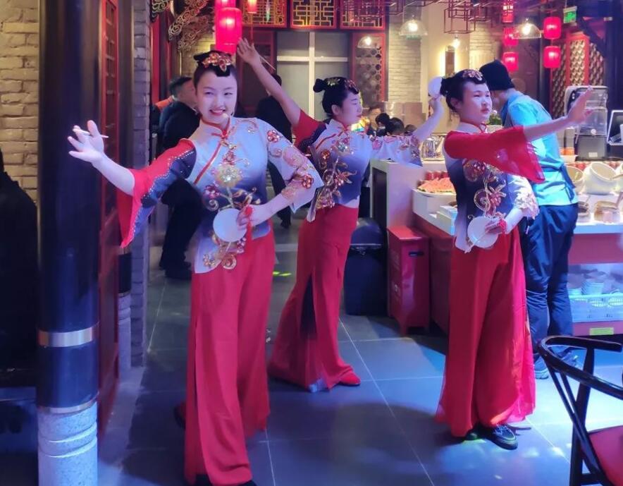 线上最火买球站的装修是统一的风格和模板吗？
