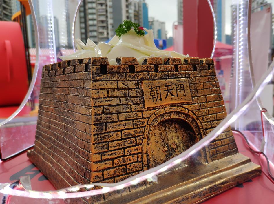 吃非遗火锅看一线江景，就来洪崖洞线上最火买球站！