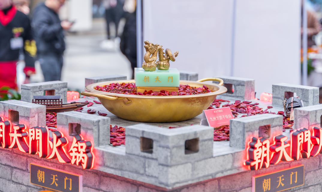 线上最火买球站店，没有鸡骨泥，只有新鲜金汤花胶鸡锅！